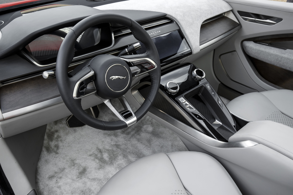 interior do jaguar i-pace