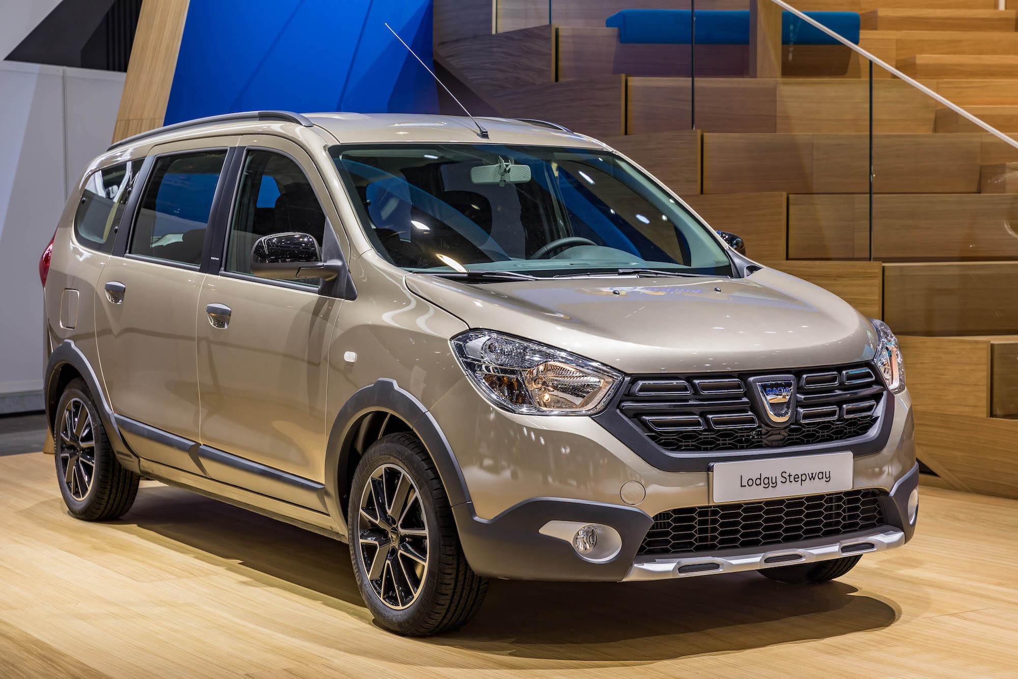 Dacia Lodgy carro familiar Standvirtual