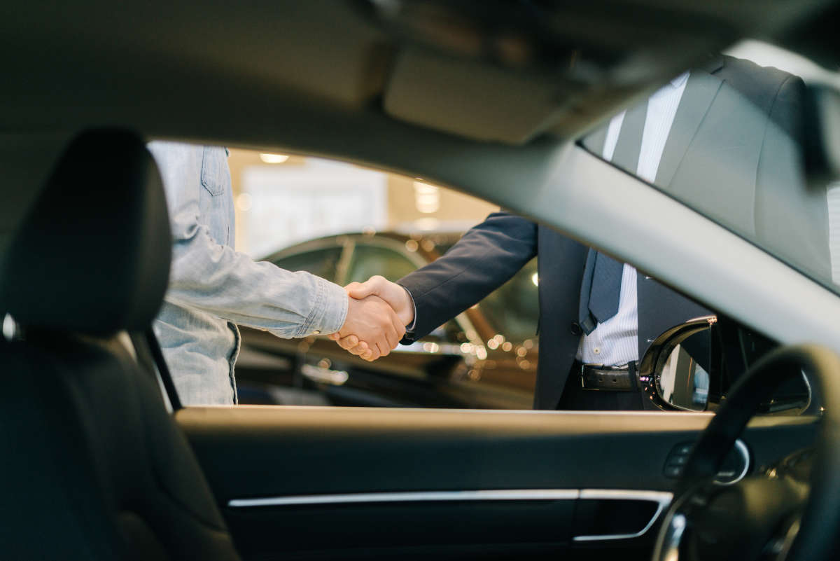 Vender carro usado a particular ou entregar para retoma