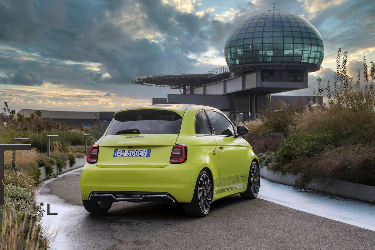 Abarth 500e tras