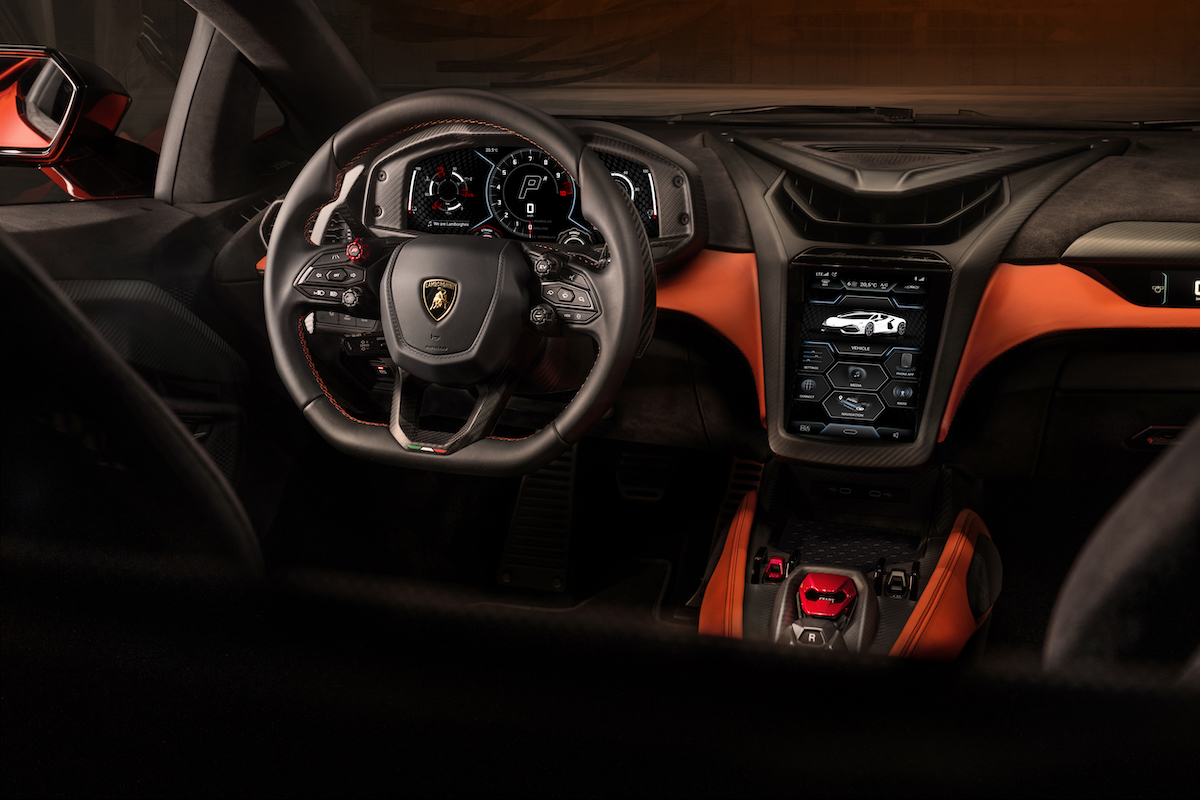 Lamborghini Revuelto interior volante