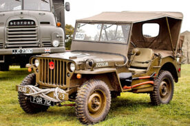 Carros clássicos americanos Jeep Willys (1941) o que ia a todo lado fazer qualquer coisa