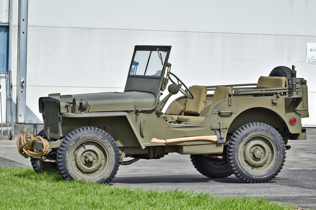 Jeep Willys lado